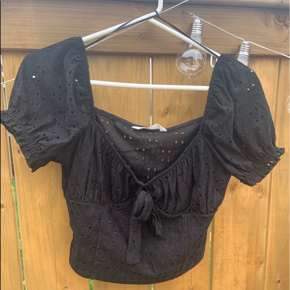 Bluenotes Tops - NWT Bluenotes Black Peasant Eyelet Crop Top